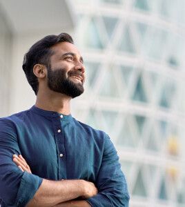 Outdoort Salesman | shutterstock 2197444547 insta photos 541x225px