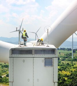 shutterstock 2524277427 ultramansk 500x560px